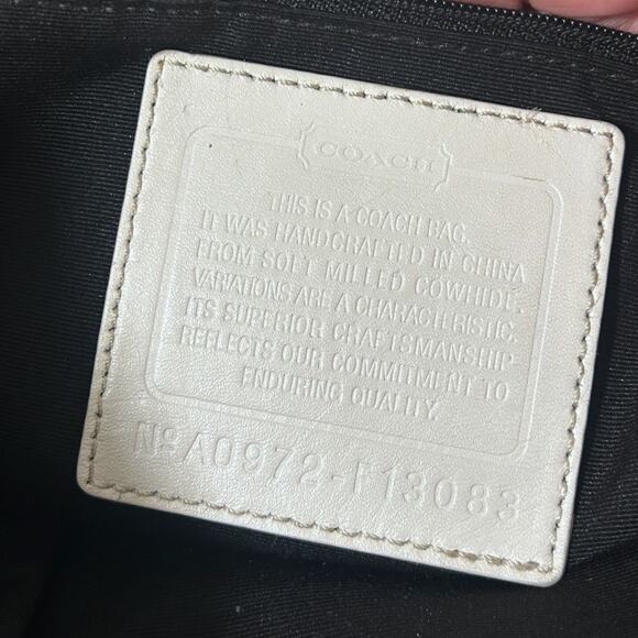 Coach Y2K Hamilton White Pebbled Leather Tote Bag with Black Straps A0972-F13083 - Picture 3 of 7